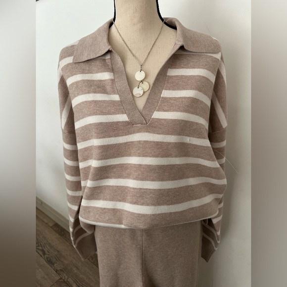 Nicole Miller Chic Striped Knit Set in Beige and Cream XL - Picture 2 of 11